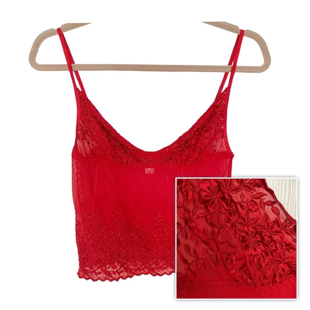 A.R.T. Red Embroidered V Neck Cropped Cami Large